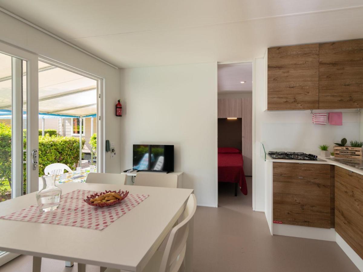 Holiday Home Garda Suite Deluxe By Interhome Rivoltella del Garda Eksteriør billede